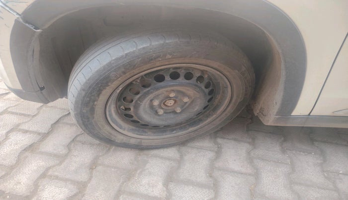 2017 Maruti Vitara Brezza VDI, Diesel, Manual, 78,494 km, tyre