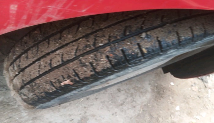 2015 Chevrolet Beat LT PETROL, Petrol, Manual, 54,254 km, tyre