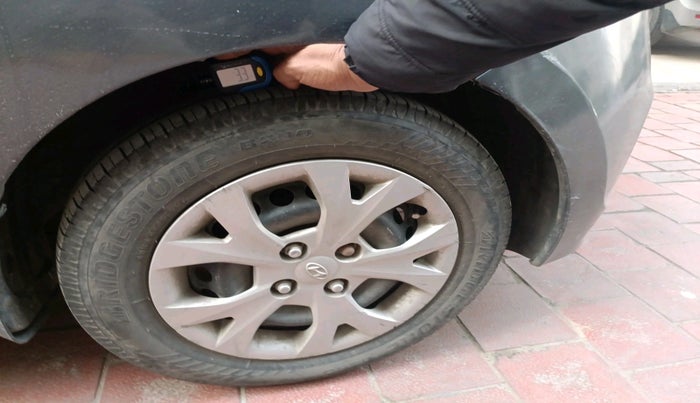 2014 Hyundai Grand i10 SPORTZ 1.2 KAPPA VTVT, Petrol, Manual, 1,57,003 km, tyre