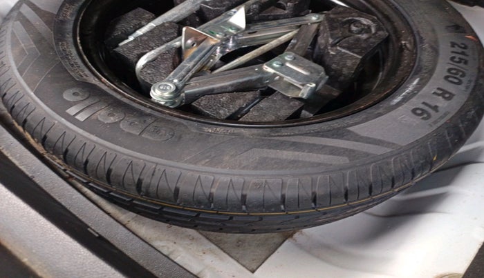 2022 MG ASTOR SHARP 1.3 TURBO AT, Petrol, Automatic, 39,327 km, tyre