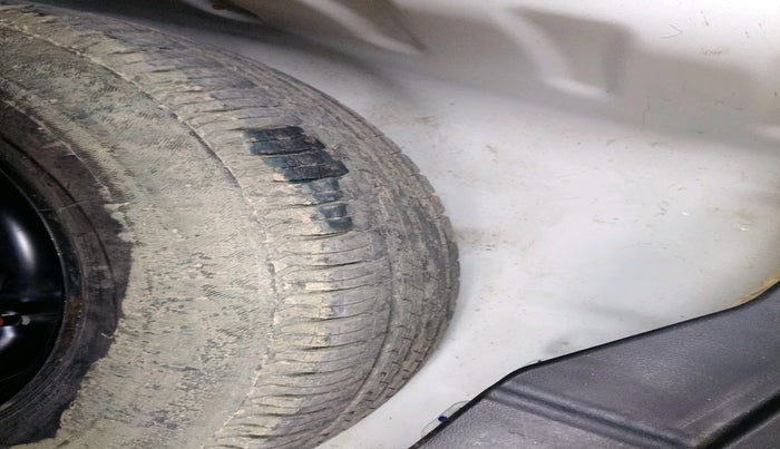 2018 Maruti Dzire ZDI, Diesel, Manual, 42,357 km, tyre