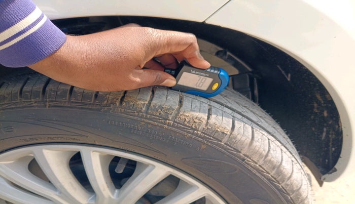 2018 Maruti Dzire ZDI, Diesel, Manual, 42,357 km, tyre