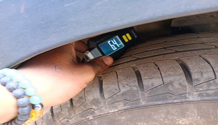 2021 Mahindra XUV300 W8 (O) 1.2 PETROL, Petrol, Manual, 39,666 km, tyre