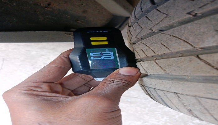 2021 Mahindra XUV300 W8 (O) 1.2 PETROL, Petrol, Manual, 39,666 km, tyre