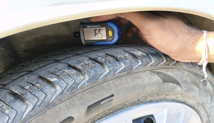 2013 Honda Amaze 1.2L I-VTEC S, Petrol, Manual, 1,17,946 km, tyre