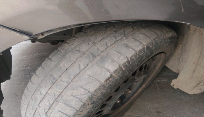 2012 Honda Jazz 1.2L I-VTEC X, Petrol, Manual, 1,64,848 km, tyre