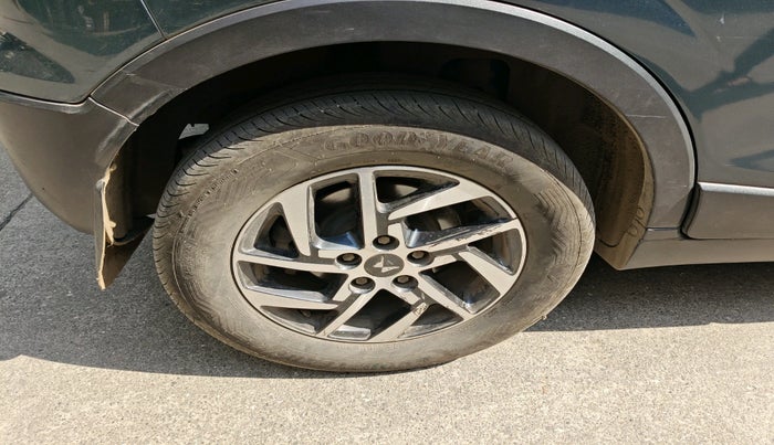 2022 Mahindra XUV300 W8 (O) 1.5 DIESEL AMT, Diesel, Automatic, 89,478 km, tyre