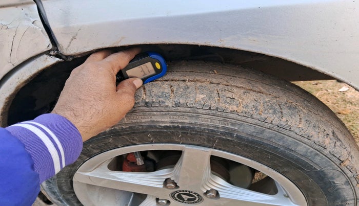 2014 Maruti Eeco 5 STR WITH A/C+HTR CNG, Petrol, Manual, 1,45,409 km, tyre