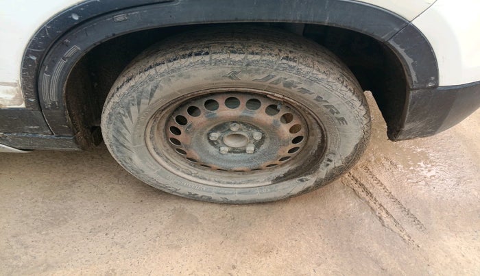 2017 Maruti Vitara Brezza VDI (O), Diesel, Manual, 1,25,864 km, tyre