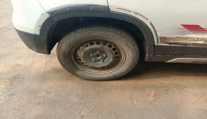 2017 Maruti Vitara Brezza VDI (O), Diesel, Manual, 1,25,864 km, tyre