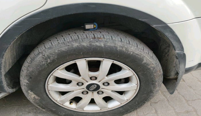 2017 Mahindra XUV500 W10, Diesel, Manual, 1,47,846 km, tyre