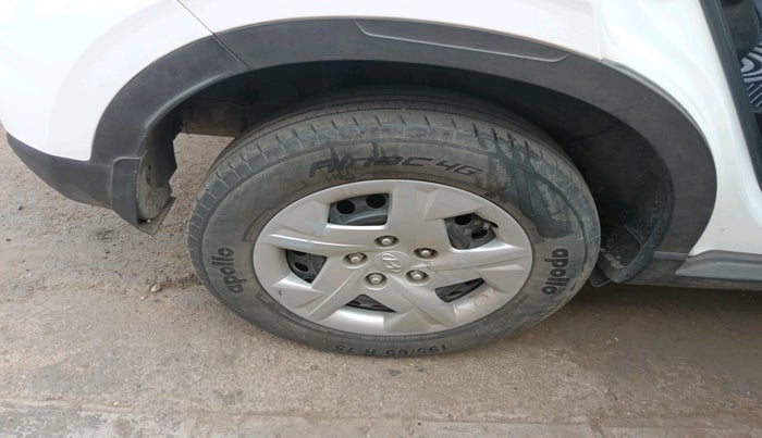 2021 Hyundai VENUE S+ 1.2, Petrol, Manual, 38,329 km, tyre