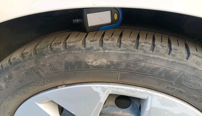 2014 Hyundai Xcent S 1.2, Petrol, Manual, 1,13,329 km, tyre