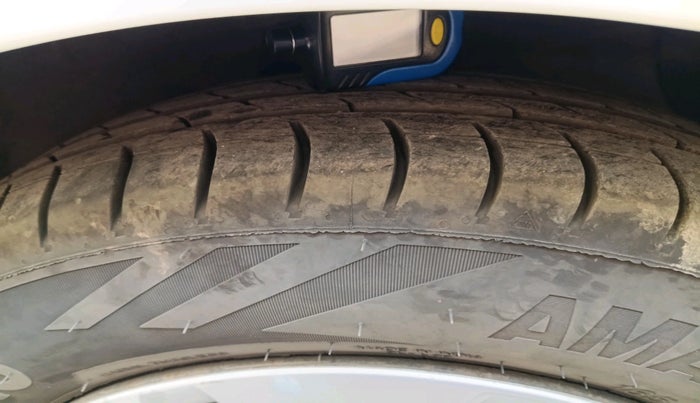 2014 Hyundai Xcent S 1.2, Petrol, Manual, 1,13,329 km, tyre