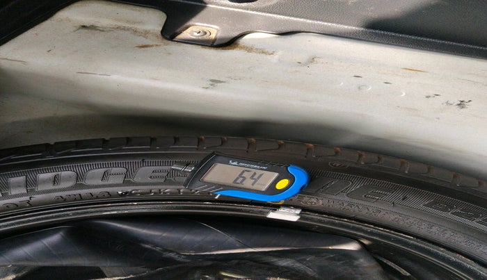 2015 Hyundai Elite i20 SPORTZ 1.4 (O) CRDI, Diesel, Manual, 1,51,077 km, tyre