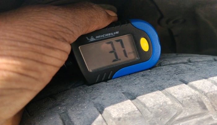 2015 Hyundai Elite i20 SPORTZ 1.4 (O) CRDI, Diesel, Manual, 1,51,077 km, tyre