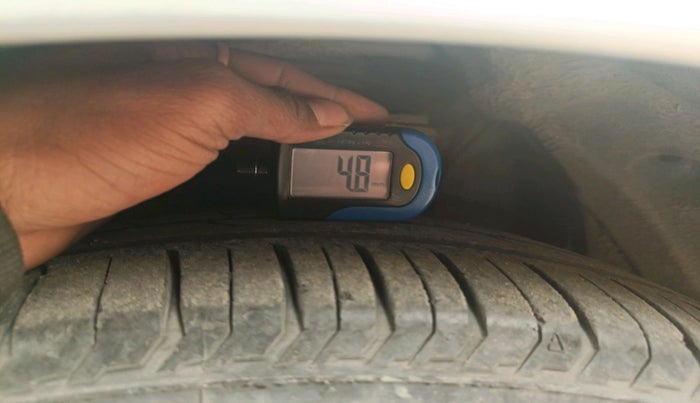 2011 Toyota Corolla Altis G PETROL, Petrol, Manual, 77,135 km, tyre