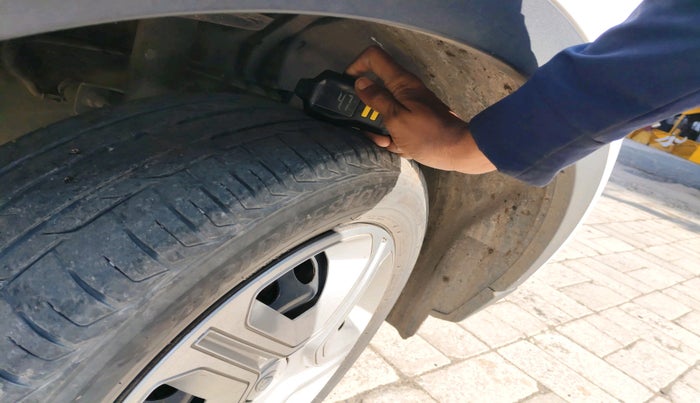 2023 Tata NEXON XMA PETROL, Petrol, Automatic, 61,000 km, tyre