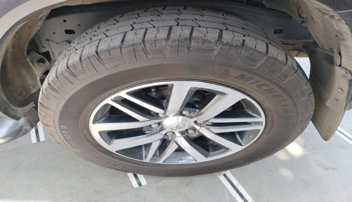 2017 Toyota Fortuner 2.8 4X4 MT, Diesel, Manual, 3,75,423 km, tyre