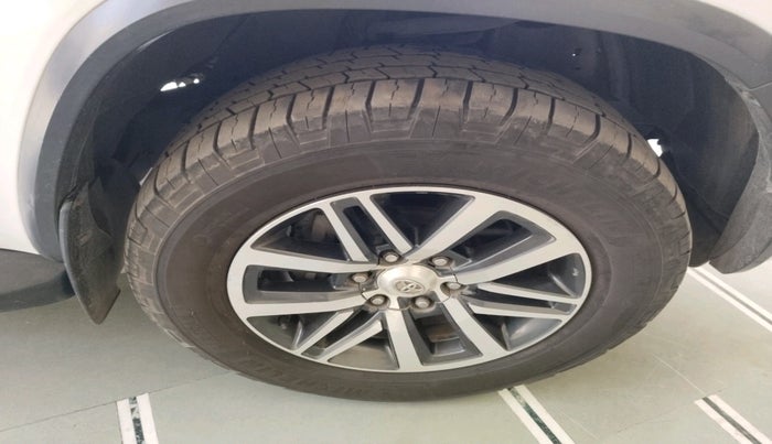 2017 Toyota Fortuner 2.8 4X4 MT, Diesel, Manual, 3,75,423 km, tyre