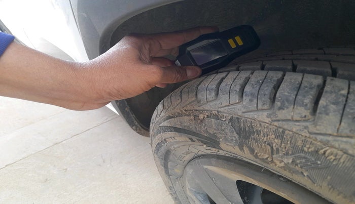 2019 Renault Kwid RXT 1.0 AMT (O), Petrol, Automatic, 79,198 km, tyre