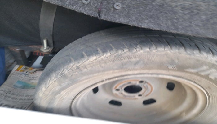 2019 Renault Kwid RXT 1.0 AMT (O), Petrol, Automatic, 79,198 km, tyre