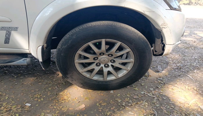 2014 Mitsubishi Pajero Sport 2.5 MT 4X4, Diesel, Manual, 3,40,989 km, tyre