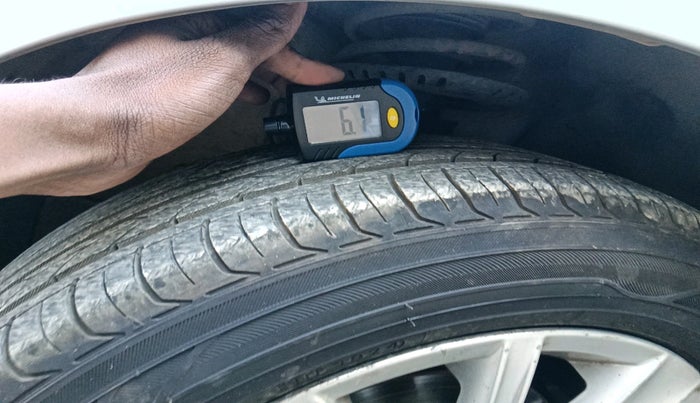 2016 Volkswagen Vento HIGHLINE 1.6 MPI, Petrol, Manual, 1,32,622 km, tyre