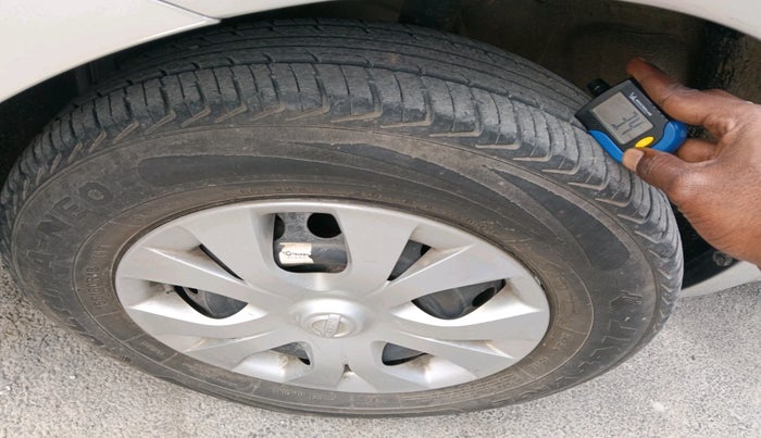 2016 Nissan Micra Active XL, Petrol, Manual, 61,695 km, tyre