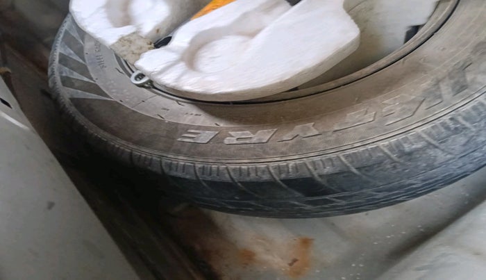 2016 Nissan Micra Active XL, Petrol, Manual, 61,695 km, tyre