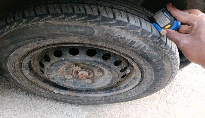 2016 Nissan Micra Active XL, Petrol, Manual, 61,695 km, tyre