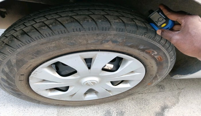 2016 Nissan Micra Active XL, Petrol, Manual, 61,695 km, tyre