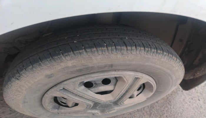 2024 Tata ALTROZ XE CNG, Petrol, Manual, 35,668 km, tyre