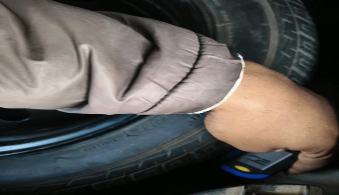 2018 Maruti Wagon R 1.0 VXI, Petrol, Manual, 68,053 km, tyre