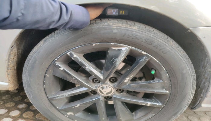 2017 Skoda Rapid STYLE 1.5 TDI AT, Diesel, Automatic, 1,78,469 km, tyre