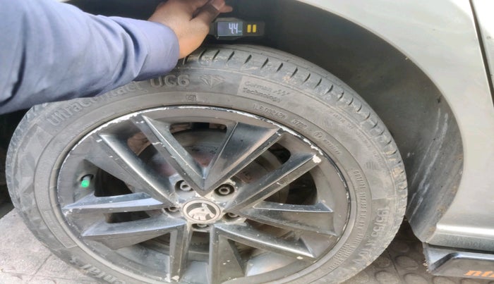 2017 Skoda Rapid STYLE 1.5 TDI AT, Diesel, Automatic, 1,78,469 km, tyre