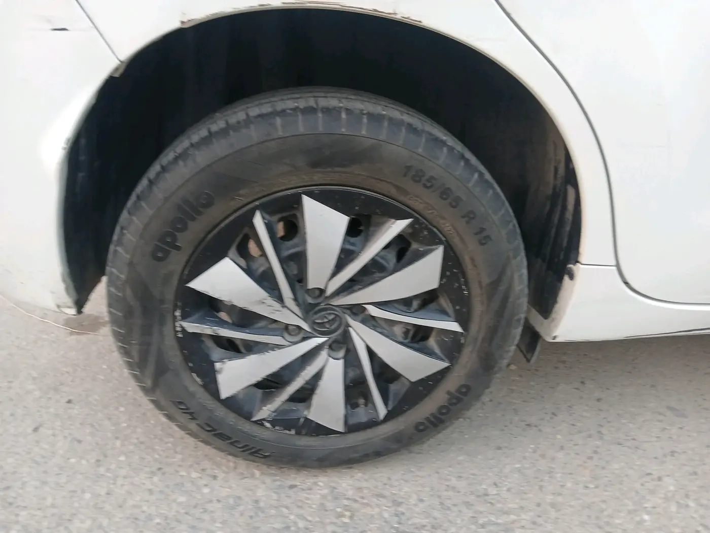 2022 Toyota Glanza E, Petrol, Manual, 37,369 km, tyre
