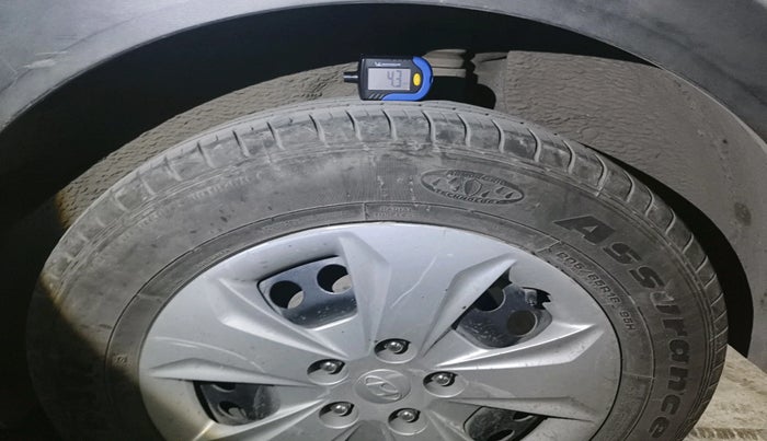 2018 Hyundai Creta E PLUS 1.6 PETROL, Petrol, Manual, 1,18,542 km, tyre