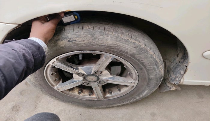 2012 Hyundai Accent GLE, Petrol, Manual, 1,18,517 km, tyre