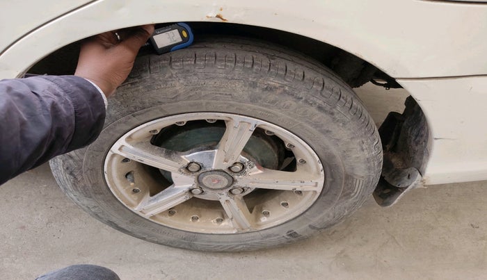 2012 Hyundai Accent GLE, Petrol, Manual, 1,18,517 km, tyre