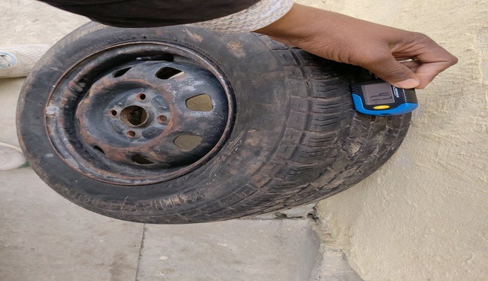 2012 Hyundai Accent GLE, Petrol, Manual, 1,18,517 km, tyre