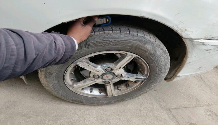 2012 Hyundai Accent GLE, Petrol, Manual, 1,18,517 km, tyre