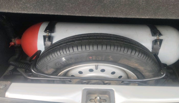 2020 Maruti New Wagon-R LXI CNG (O) 1.0, Petrol, Manual, 87,884 km, tyre