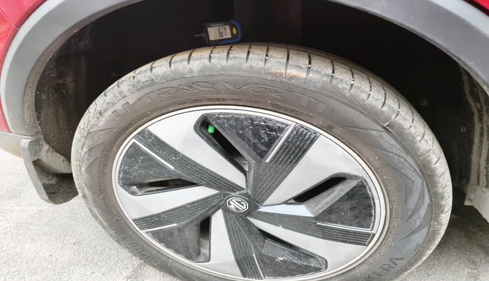 2025 MG ZS EV Essence, Electric, Automatic, 3,324 km, tyre