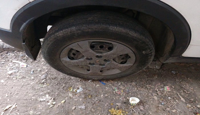 2023 Mahindra XUV400 EC 3.3 KW, Electric, Automatic, 42,140 km, tyre