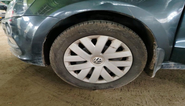 2017 Volkswagen Polo COMFORTLINE 1.2L, Petrol, Manual, 1,16,274 km, tyre