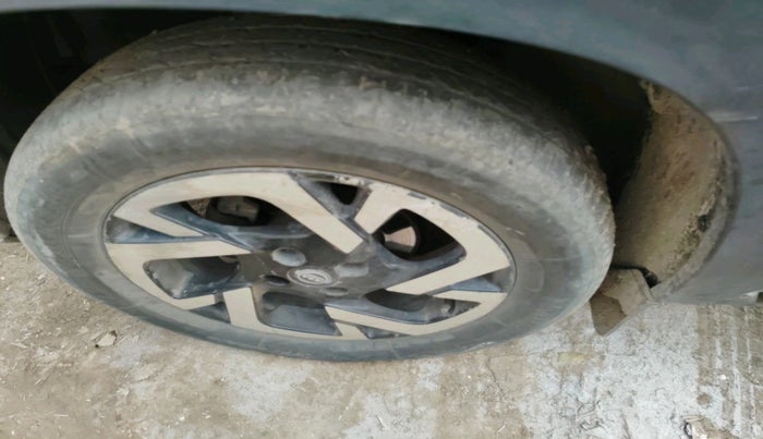 2021 Nissan MAGNITE XV TURBO, Petrol, Manual, 80,365 km, tyre