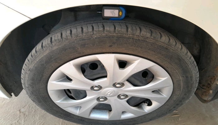 2015 Hyundai Grand i10 MAGNA 1.2 KAPPA VTVT, Petrol, Manual, 24,305 km, tyre