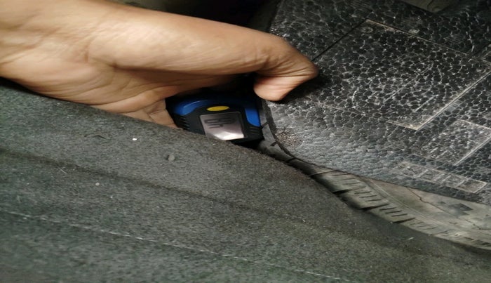 2011 Chevrolet Beat LT PETROL, Petrol, Manual, 1,20,727 km, tyre