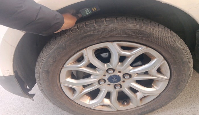 2015 Ford Ecosport TITANIUM 1.5L PETROL, Petrol, Manual, 1,01,557 km, tyre